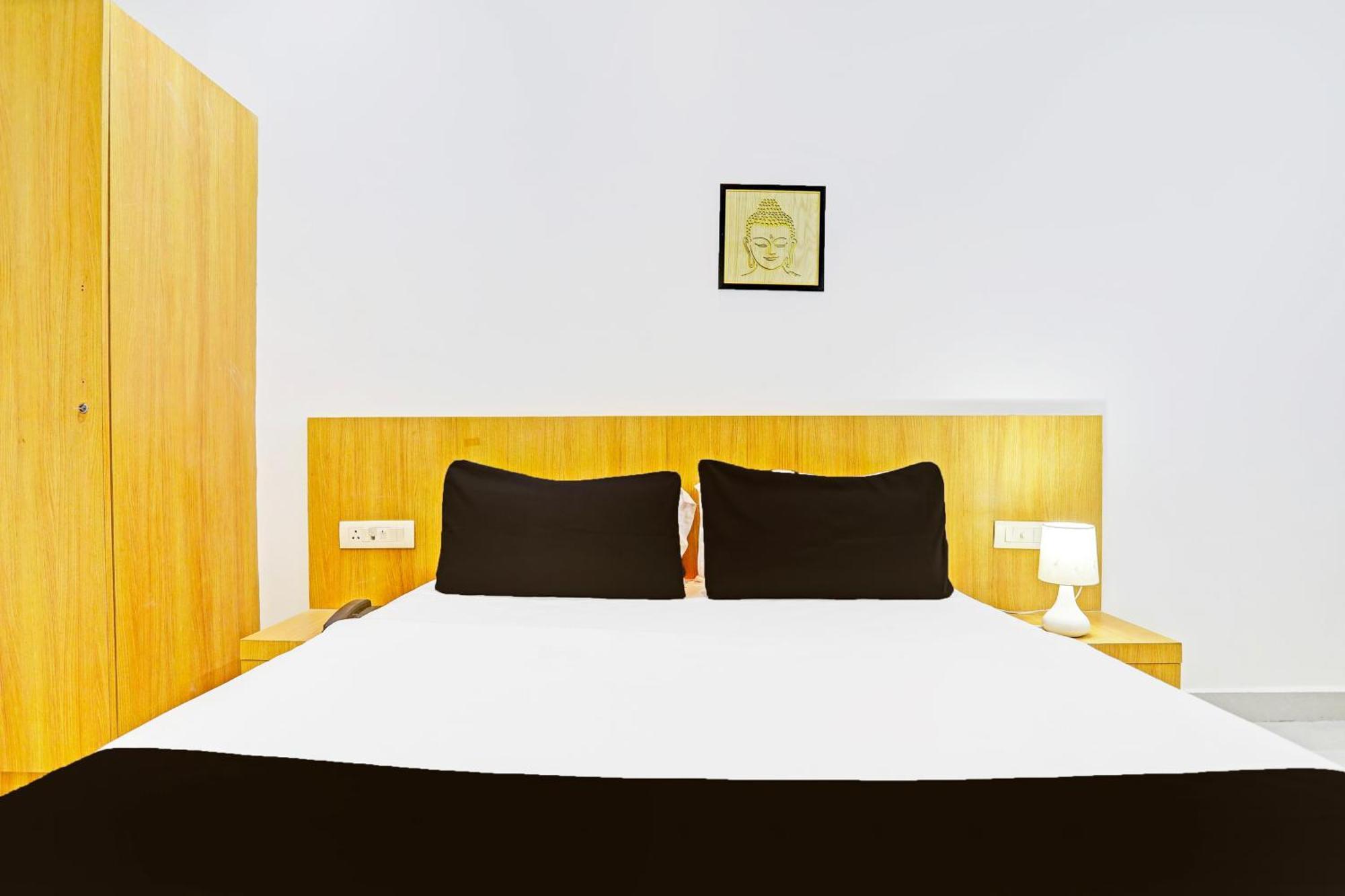 Super Hotel O Raipur Екстериор снимка