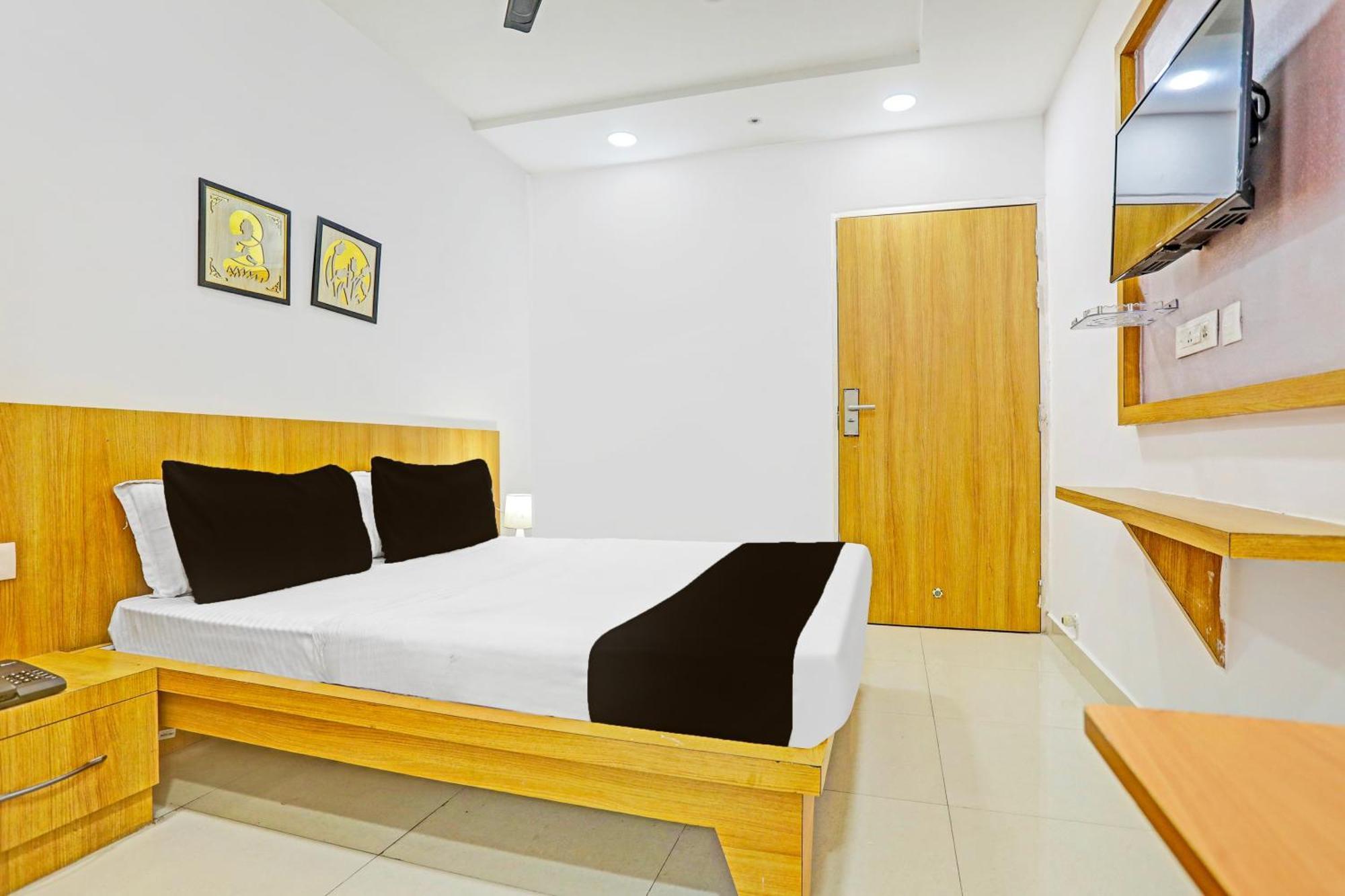 Super Hotel O Raipur Екстериор снимка